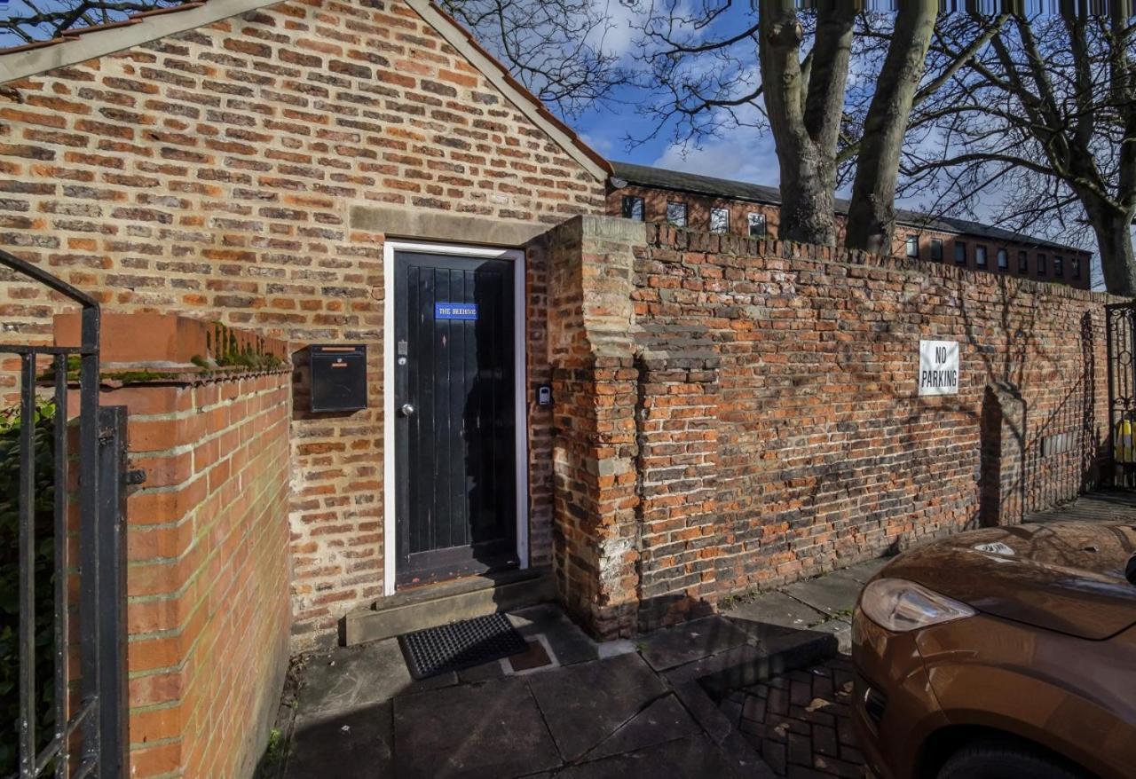 The Beehive Studio Apartment York Exterior photo