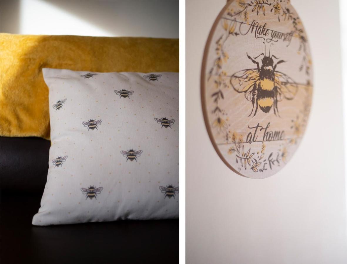 The Beehive Studio Apartment York Exterior photo
